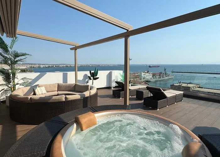 Above Premium Rooftop Suite