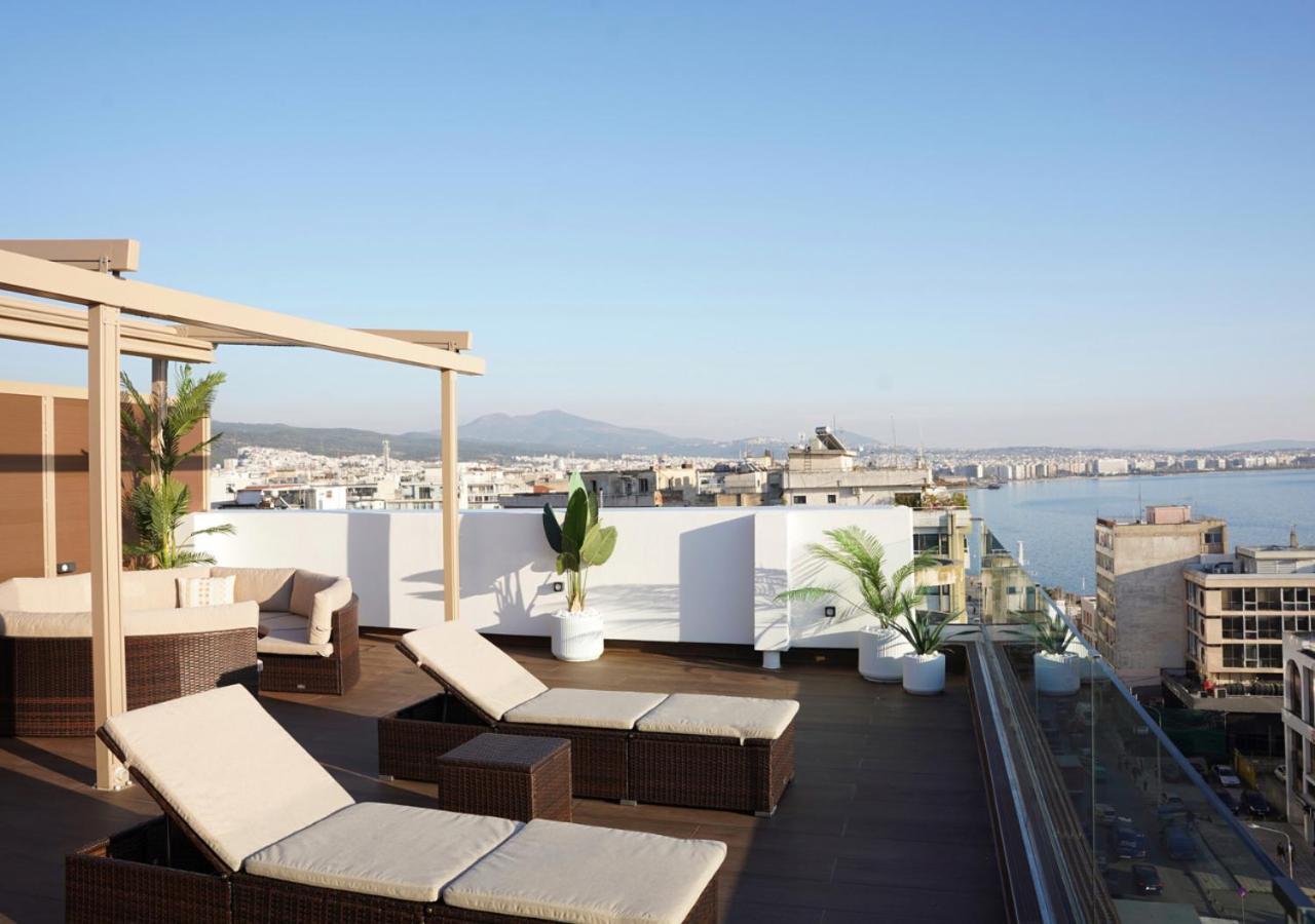 Apartment Above Premium Rooftop *