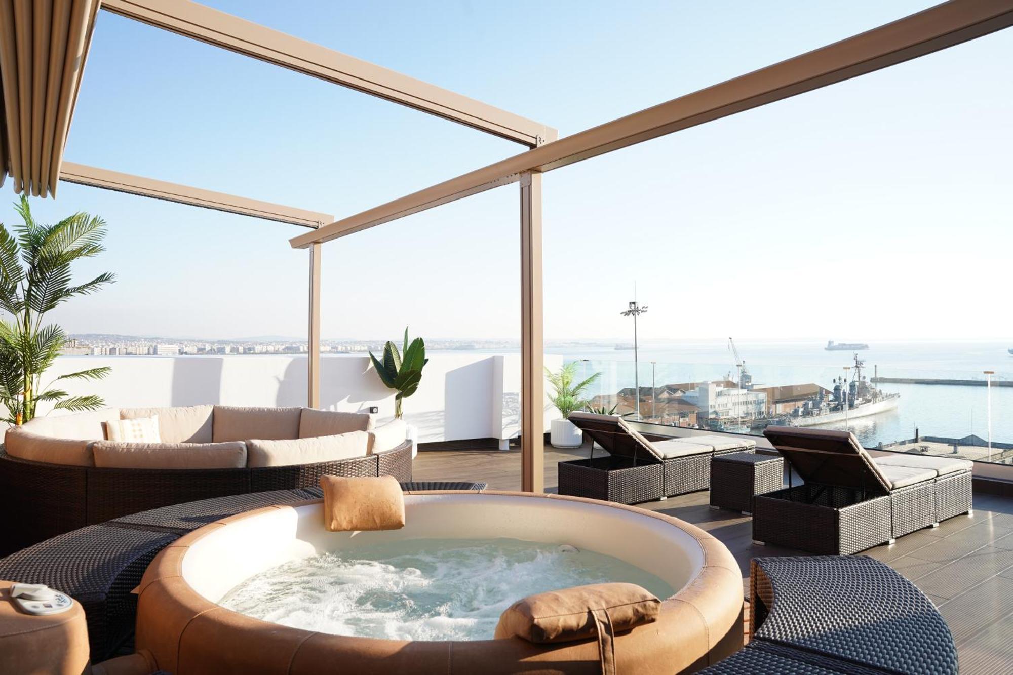 Above Premium Rooftop Apartment